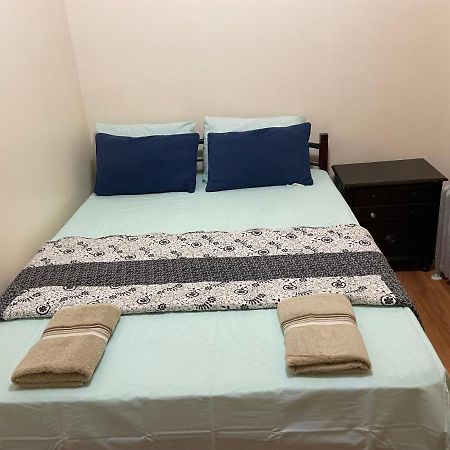 A Pleasant Room In Queens New York Exterior photo